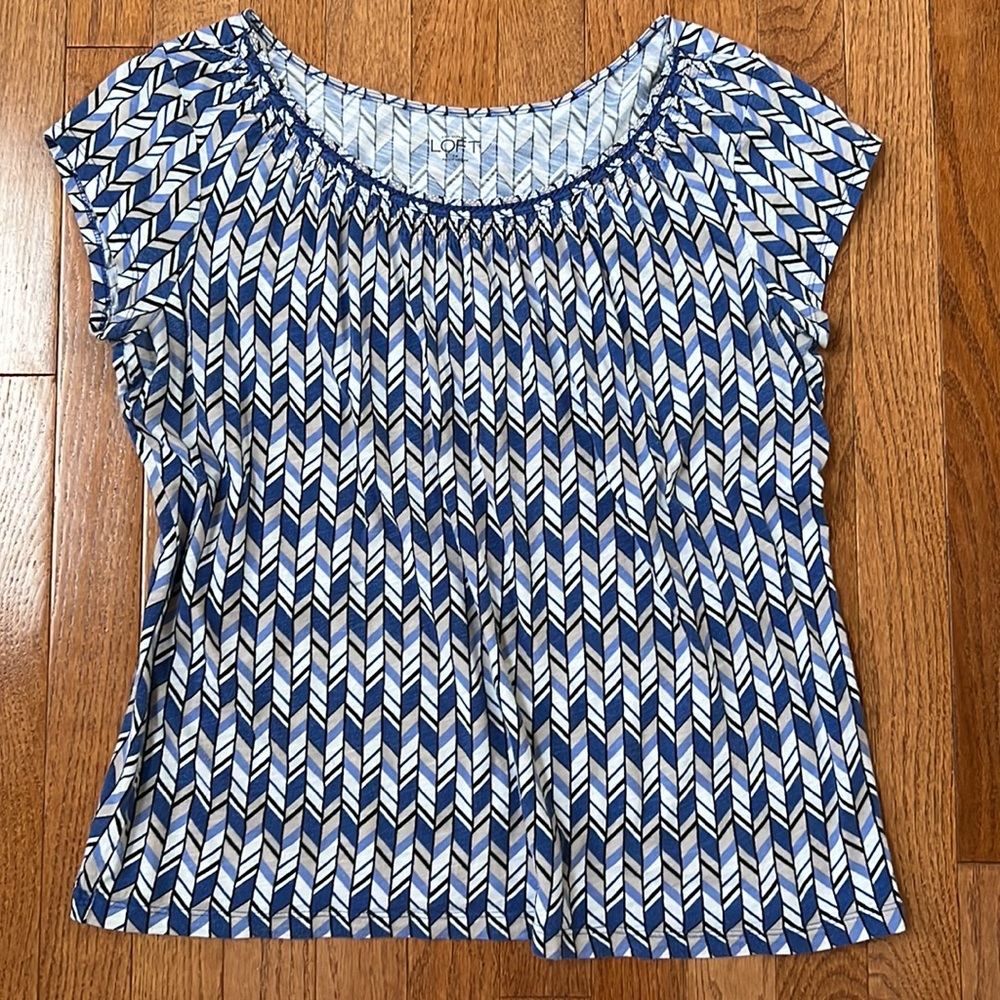 Ann Taylor Loft Short Sleeve Shirt Size L.